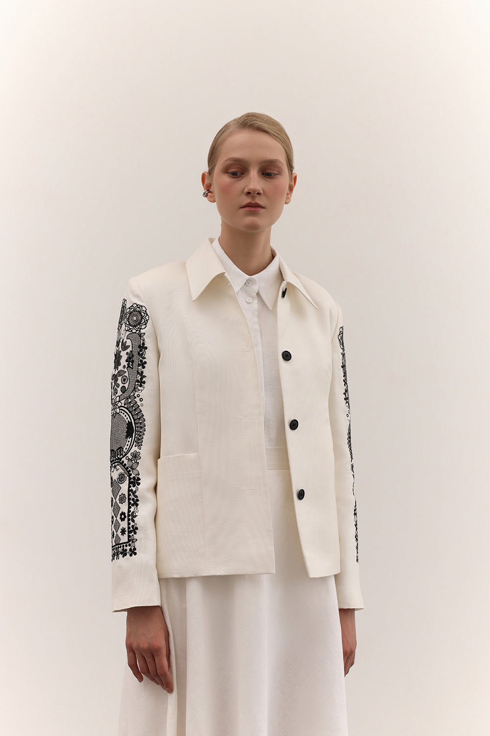 JACKET WITH ORNAMENT