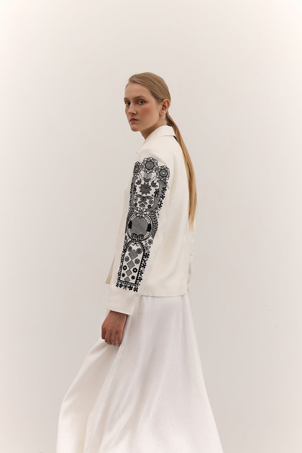 JACKET WITH ORNAMENT
