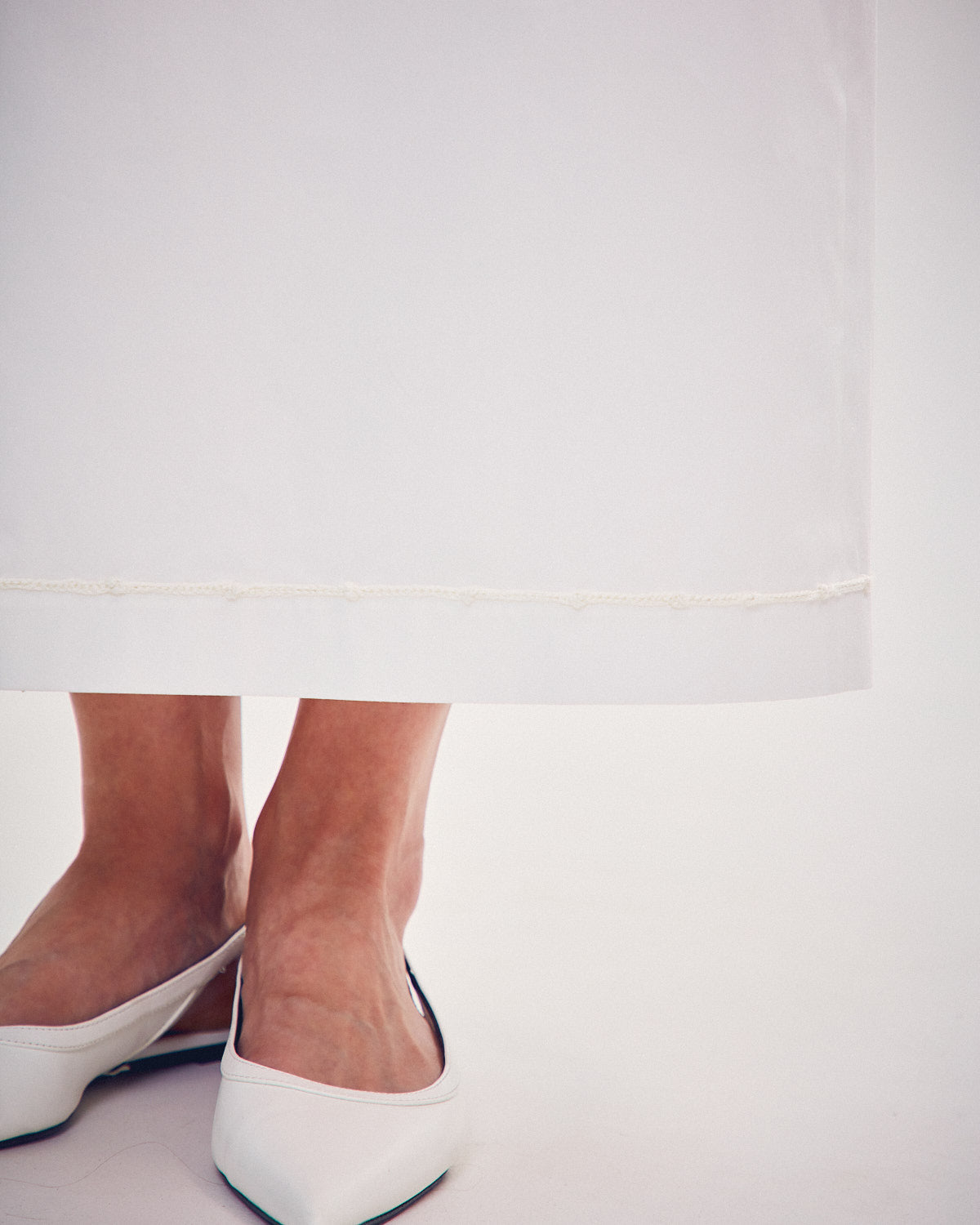 Skirt with knitted ornament