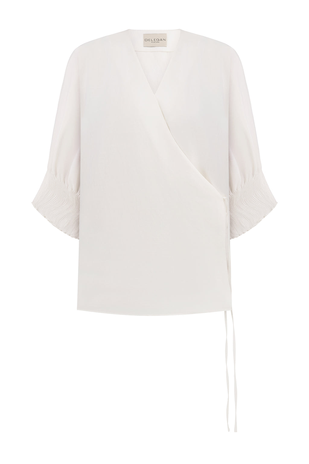 Blouse with tight sleeves