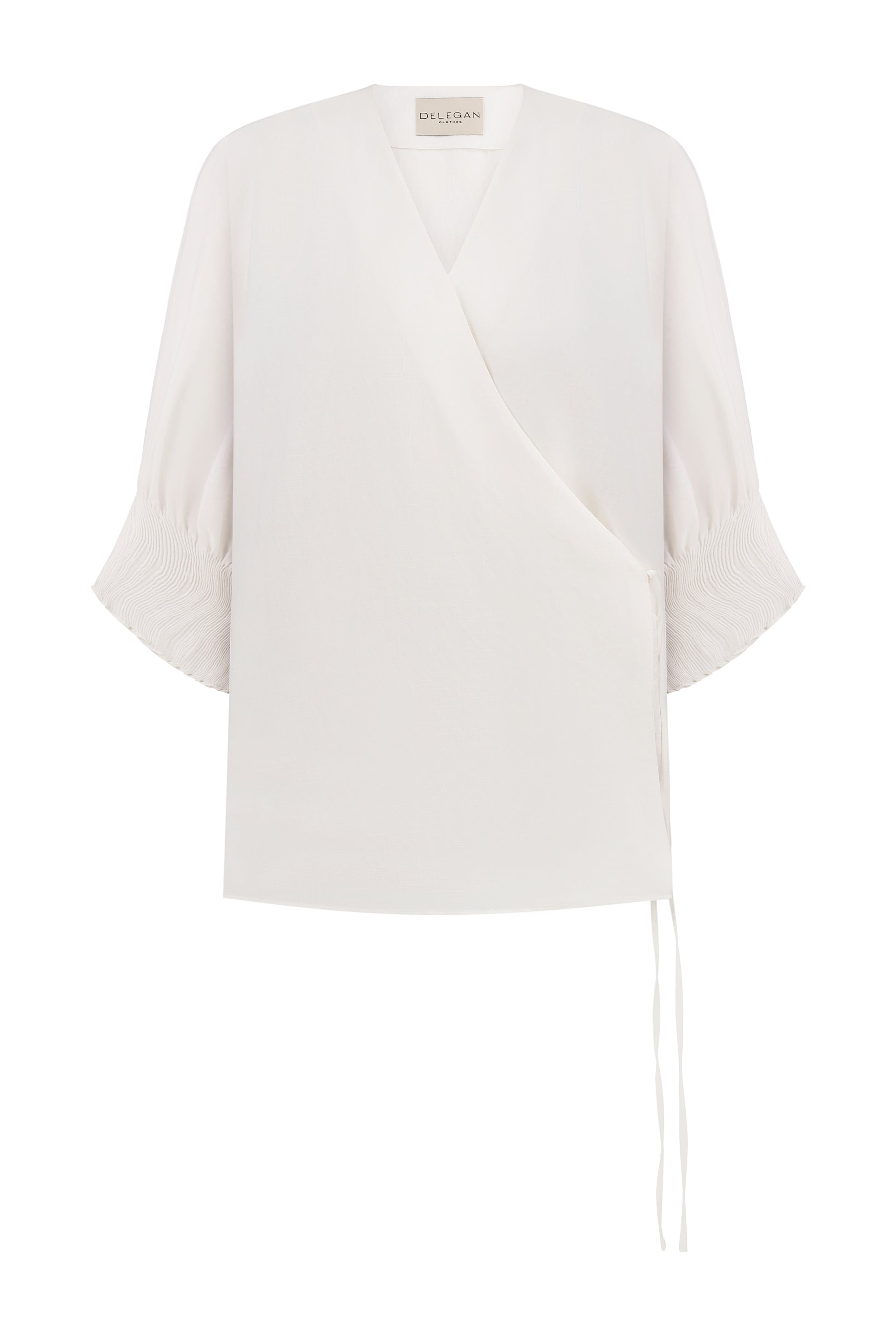 Blouse with tight sleeves