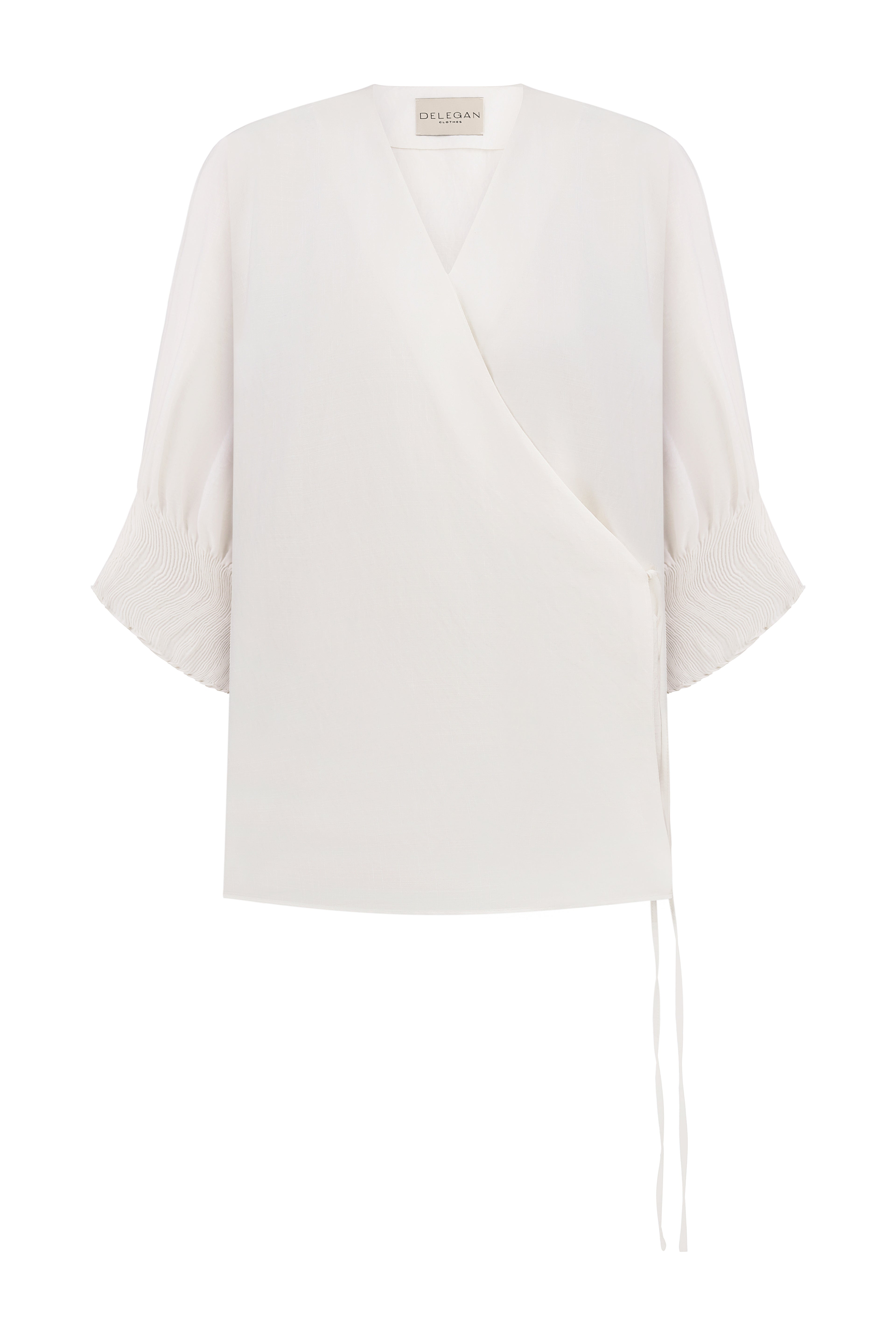 Blouse with tight sleeves
