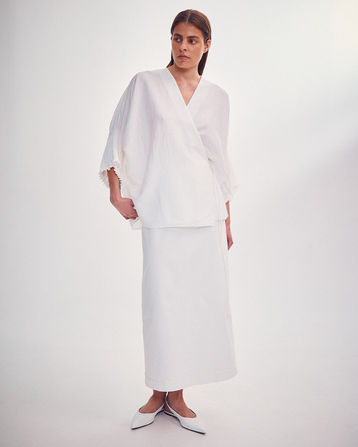 Blouse with tight sleeves