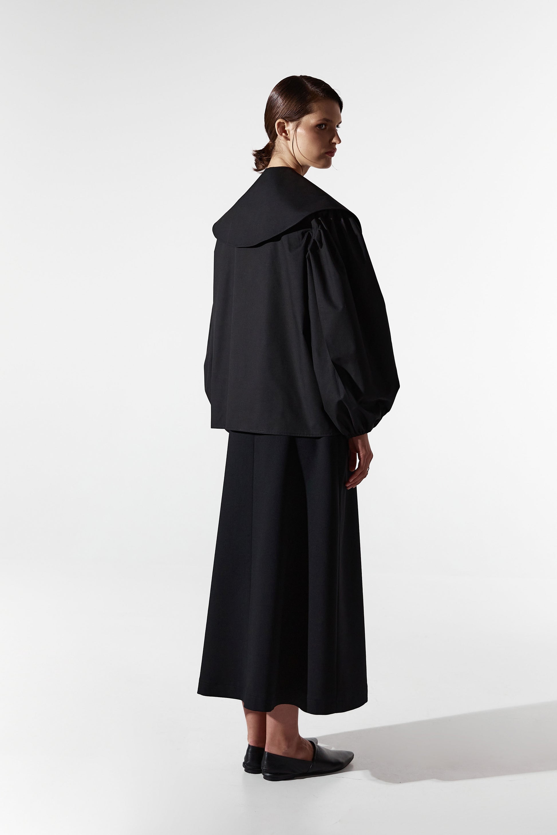 BLACK SHIRT WITH COLLAR