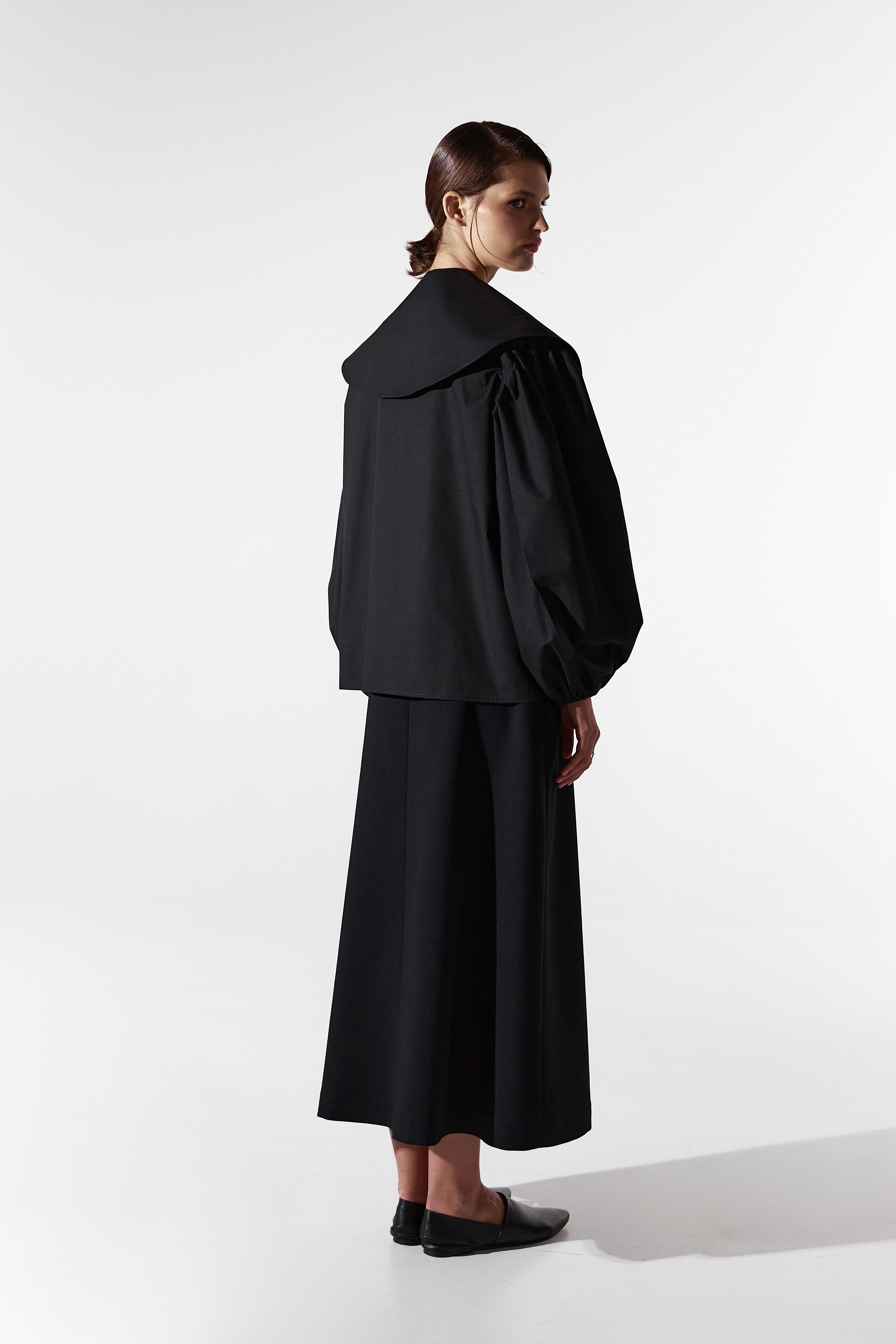 BLACK SHIRT WITH COLLAR