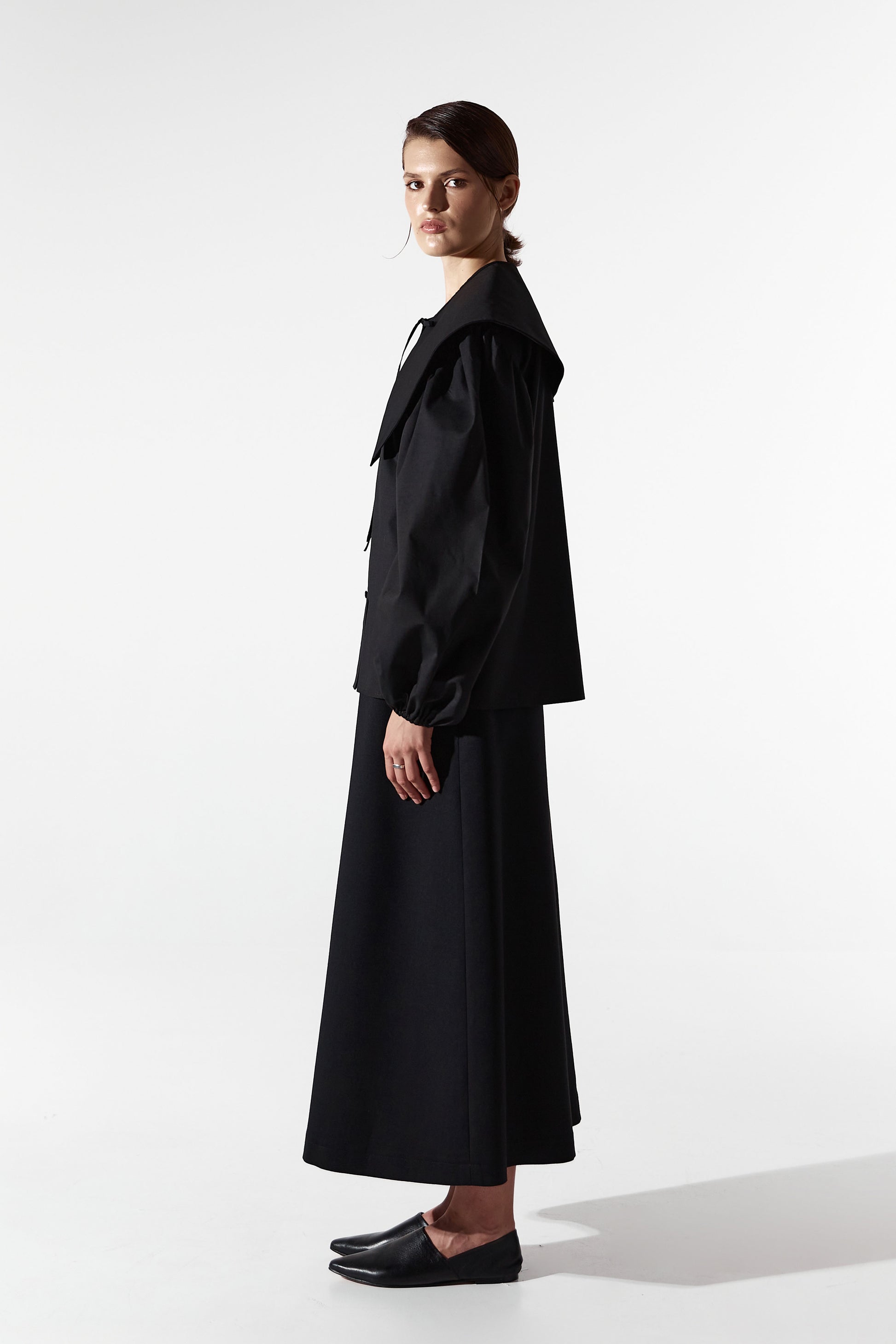 BLACK SHIRT WITH COLLAR