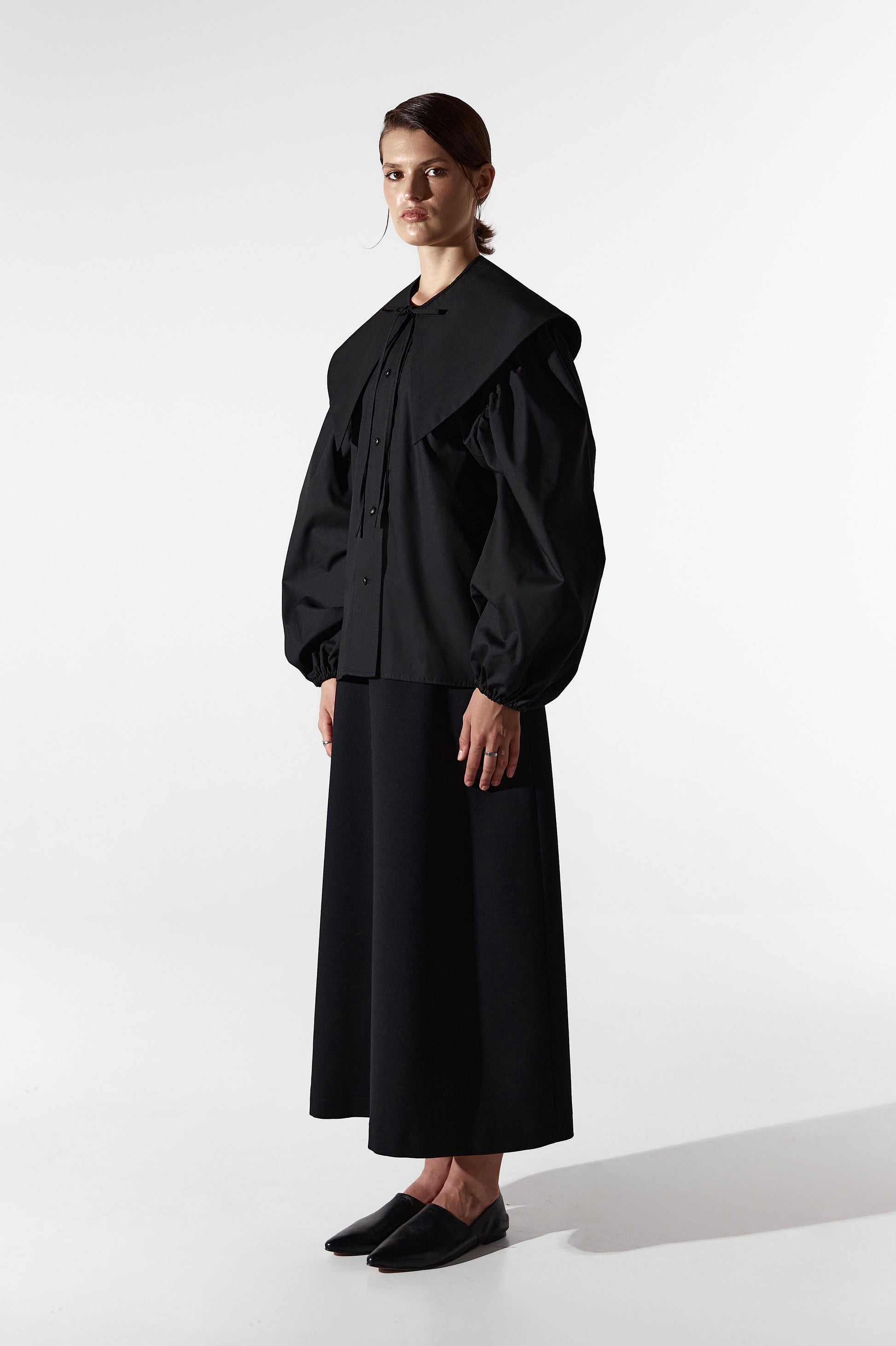 BLACK SHIRT WITH COLLAR