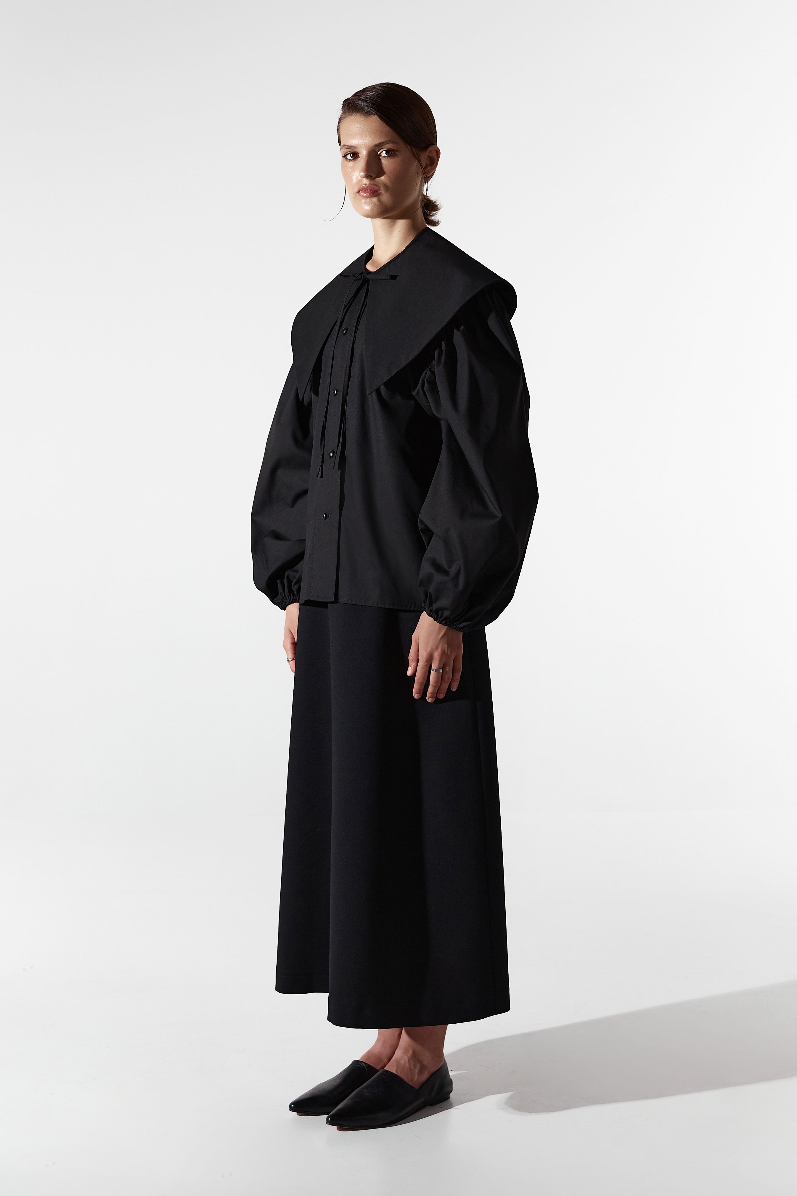 BLACK SHIRT WITH COLLAR