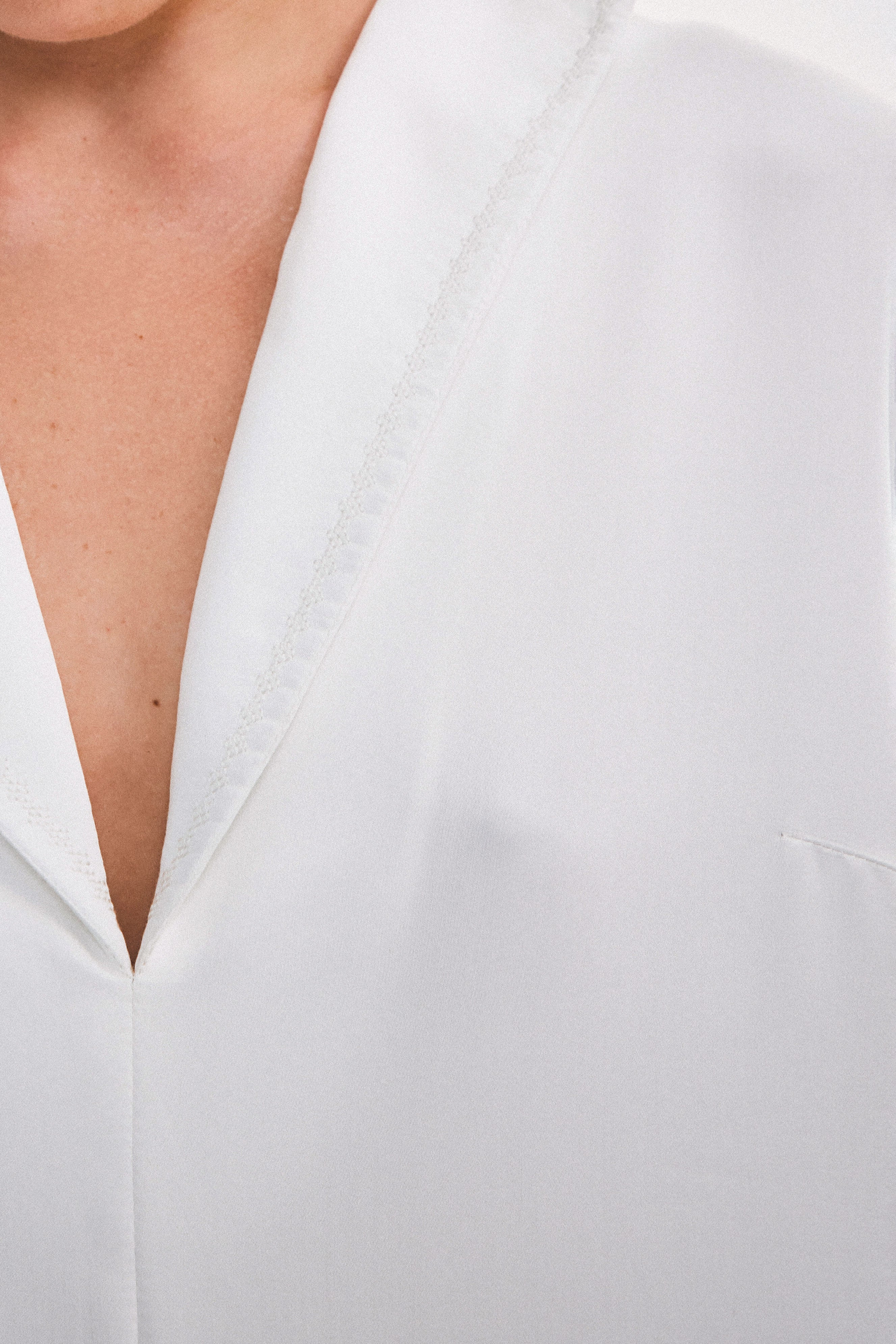 Dress with embroidered collar