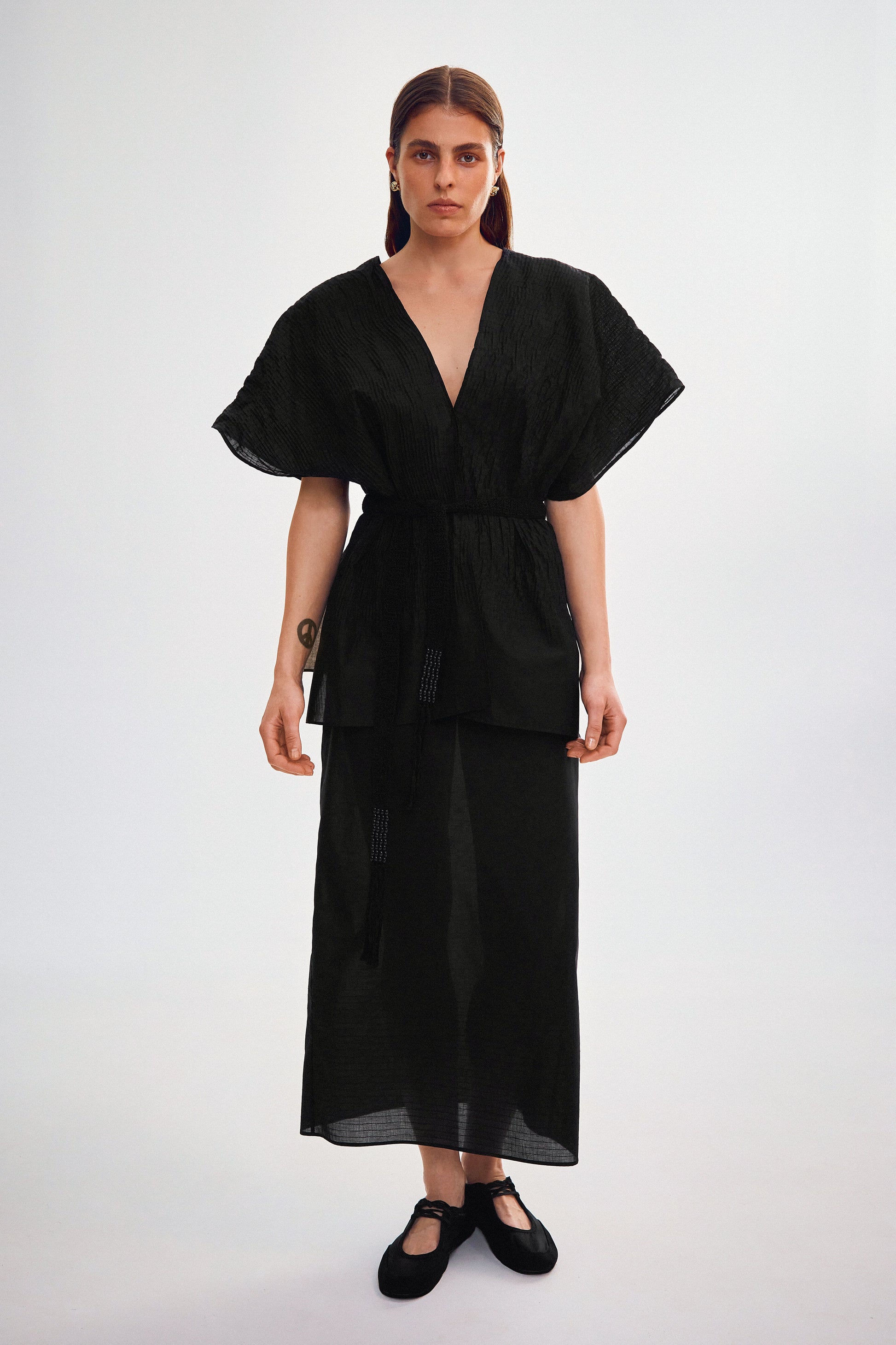 Skirt with a tied belt