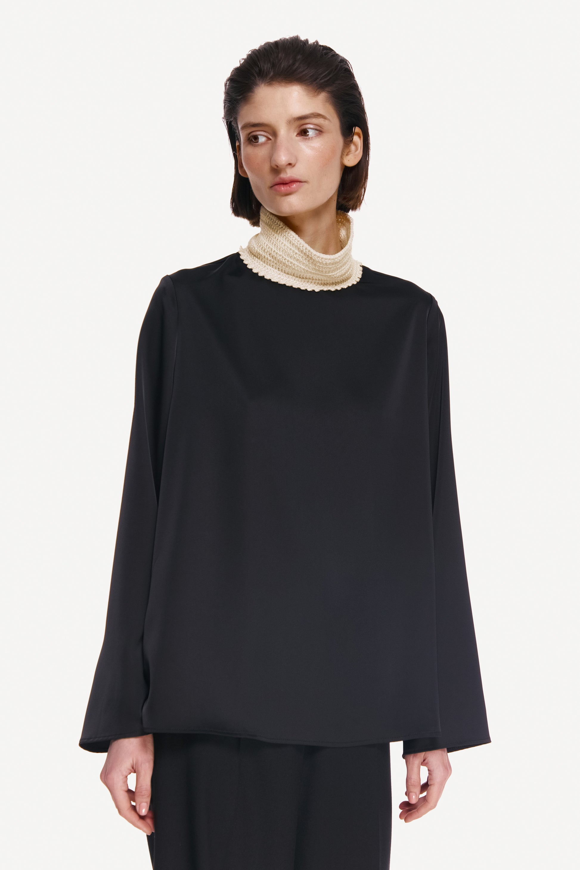 SHIRT WITH KNITTED STAND