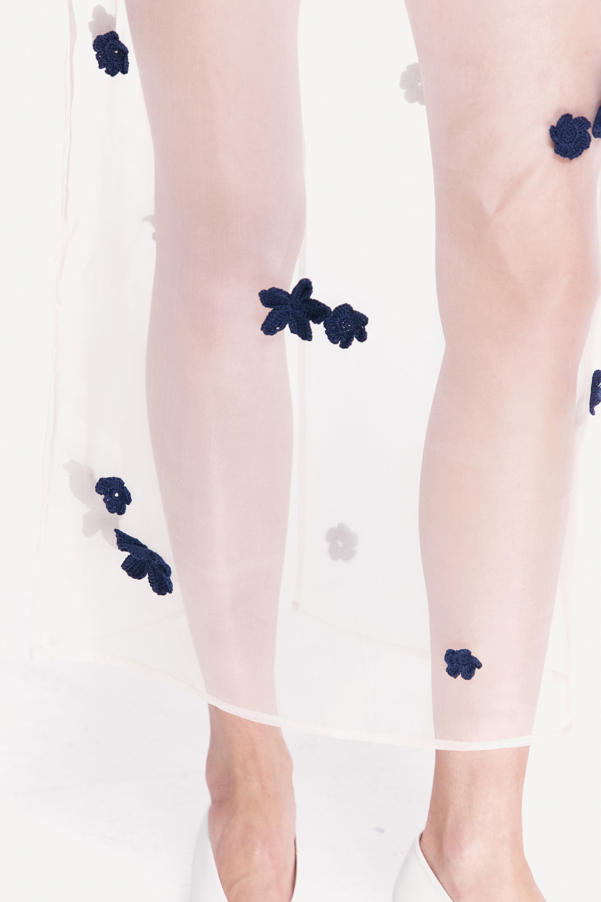SILK SKIRT WITH KNITTED FLOWERS