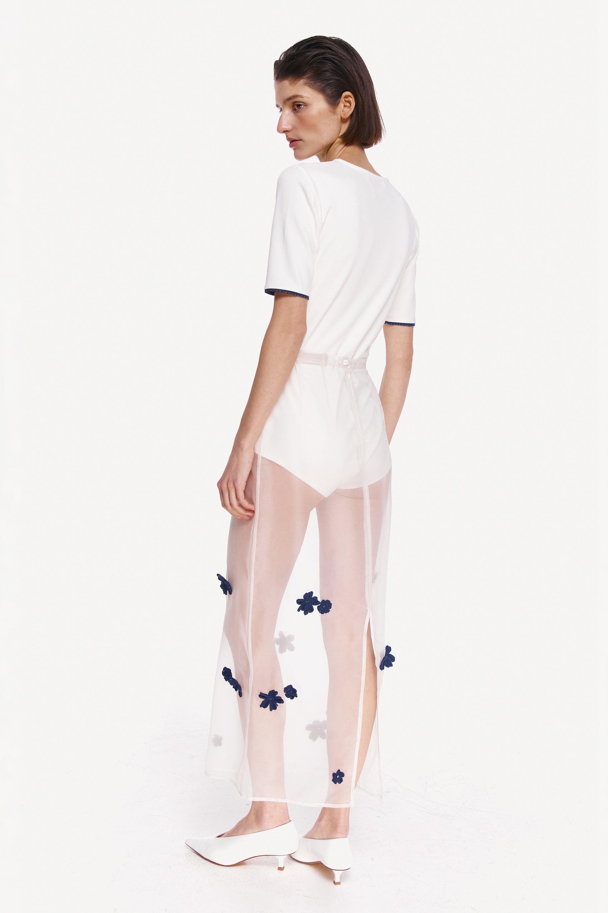 SILK SKIRT WITH KNITTED FLOWERS