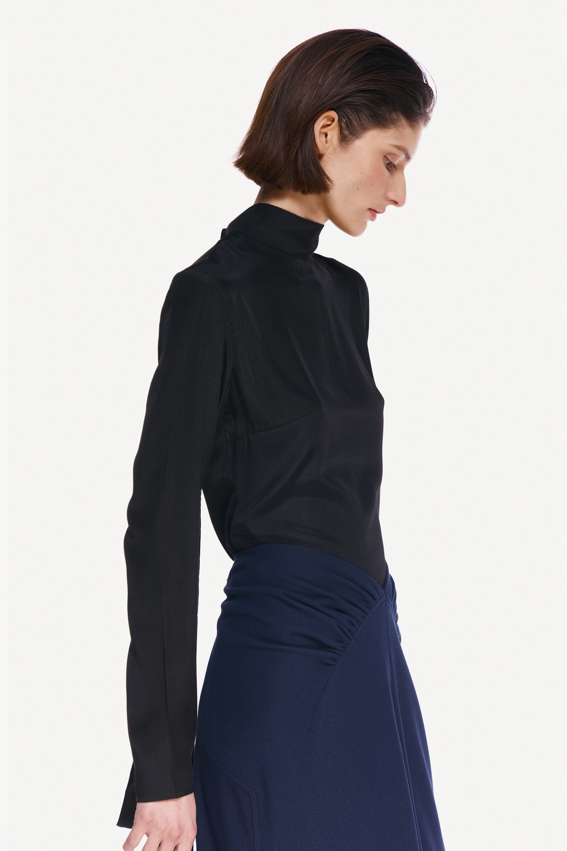 BLACK BLOUSE
