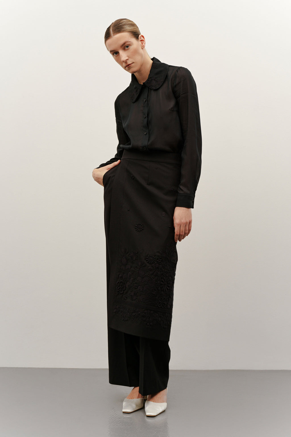 Black shirt “ORNAMENT”