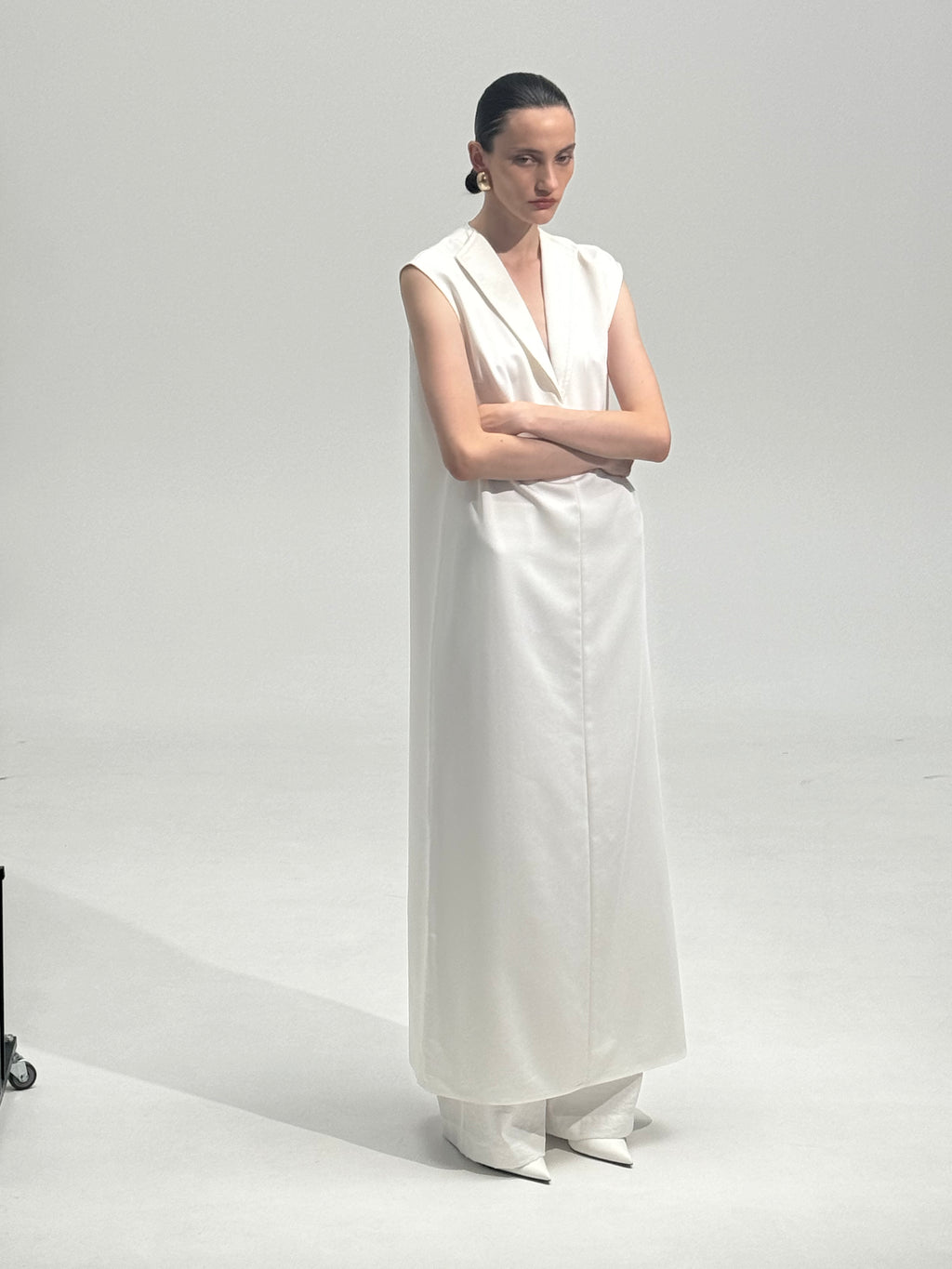 Dress with embroidered collar
