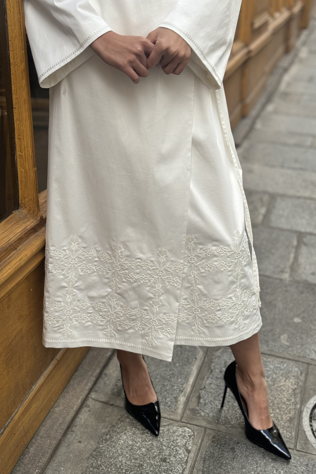 Embroidered kimono